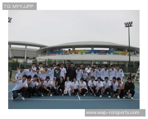 聚焦上海网球队的训练理念与团队精神探讨